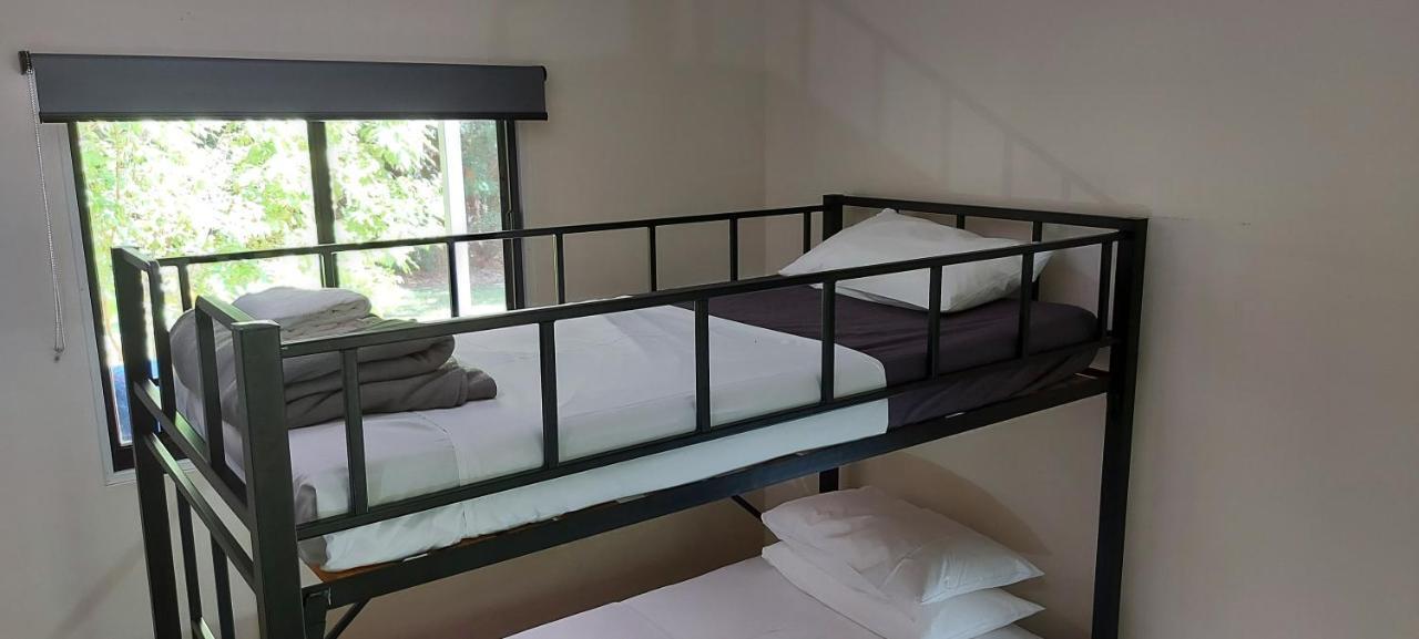 Litchfield Tourist Park Hotel Batchelor ภายนอก รูปภาพ