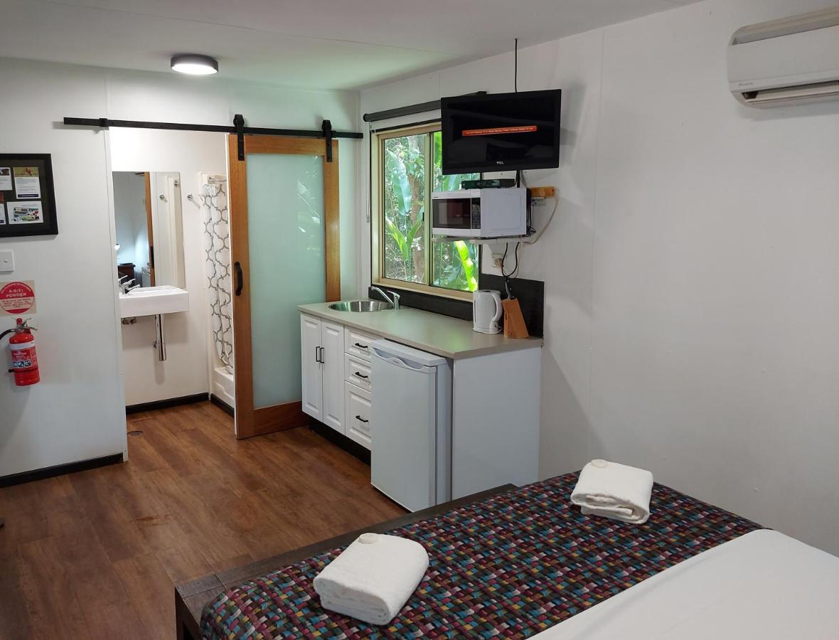 Litchfield Tourist Park Hotel Batchelor ภายนอก รูปภาพ