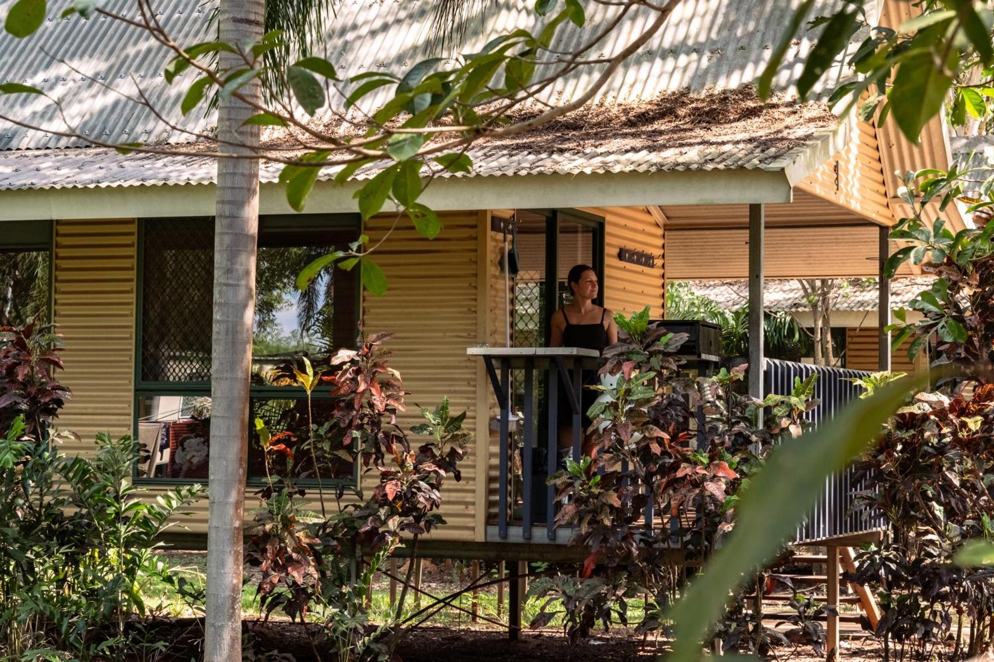 Litchfield Tourist Park Hotel Batchelor ภายนอก รูปภาพ