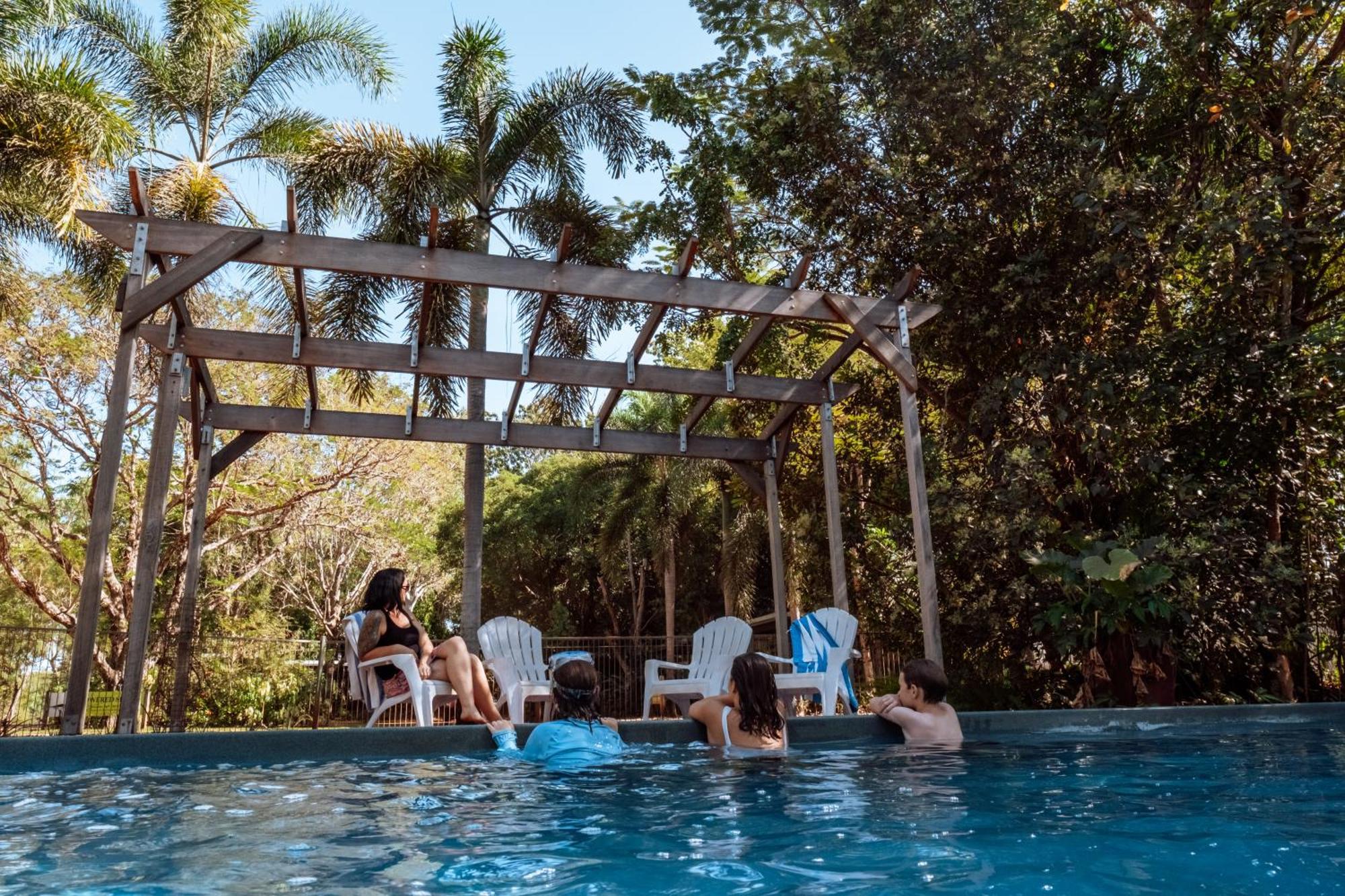Litchfield Tourist Park Hotel Batchelor ภายนอก รูปภาพ